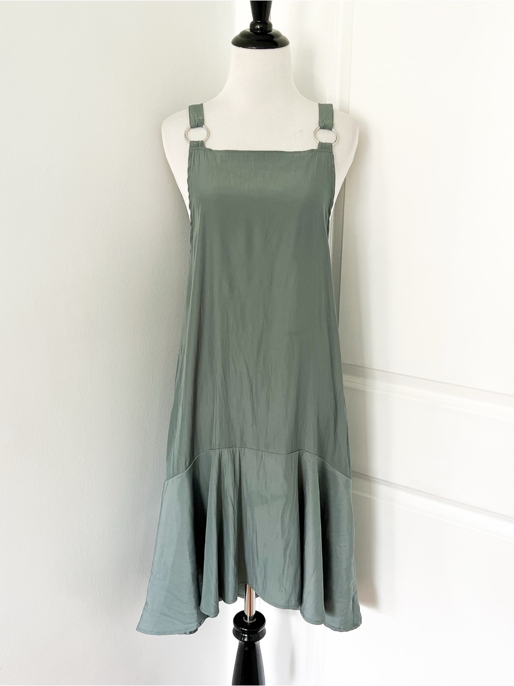 Etam Sleeveless Sage Green Midi Dress with Ring-Strap Detail